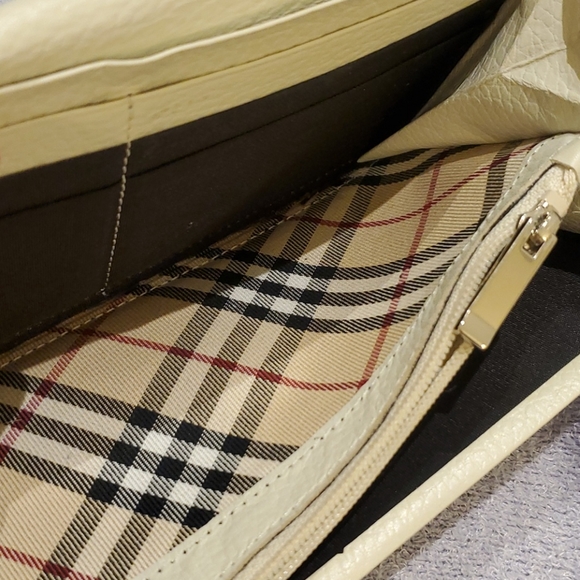 100%Auth Burberry Cream color Wallet Japan - Picture 11 of 14